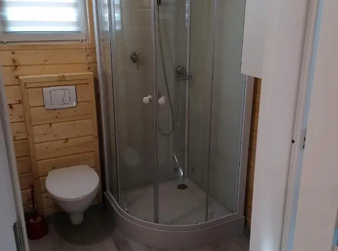 U Beaty ロッジ レバル